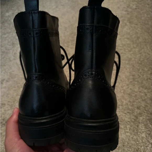 Express Men’s Wingtip Boots - Picture 4 of 5